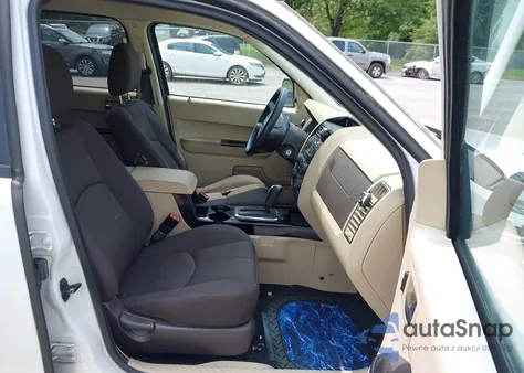 2008 Mazda Tribute S Touring из США, поврежденный, VIN 4F2CZ96118KM29655